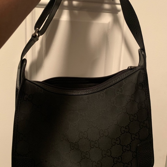 Gucci Great Condition Authentic - Picture 2 of 9